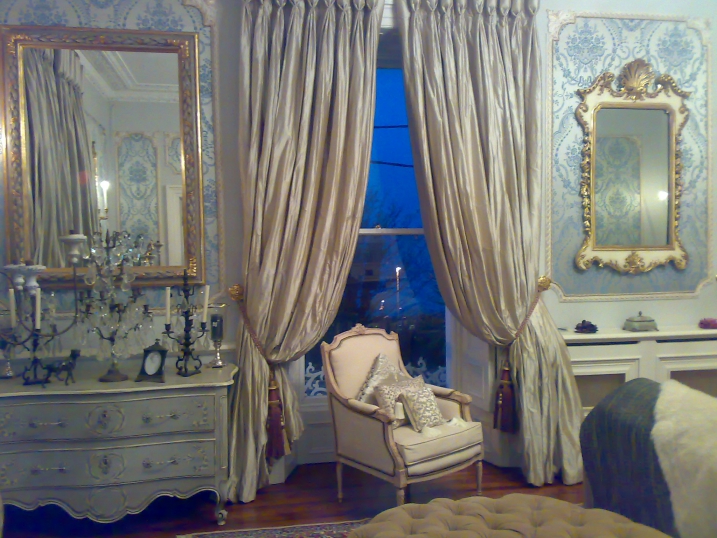 Decorative Painting   Gilding   Paper Hanging interior gilding
architectural gilding Gilding restoration decorative painter decorative painting gold leaf antique restoration antique frames antique furniture repair Edward Mc Govern antique mirror restoration mirror restoration 
gilding gold furniture painting